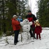 Всей семьёй мы ездили в лес и лепили снеговика. Алина Пивоварова, 5 лет. МКДОУ № 9. © Станислав