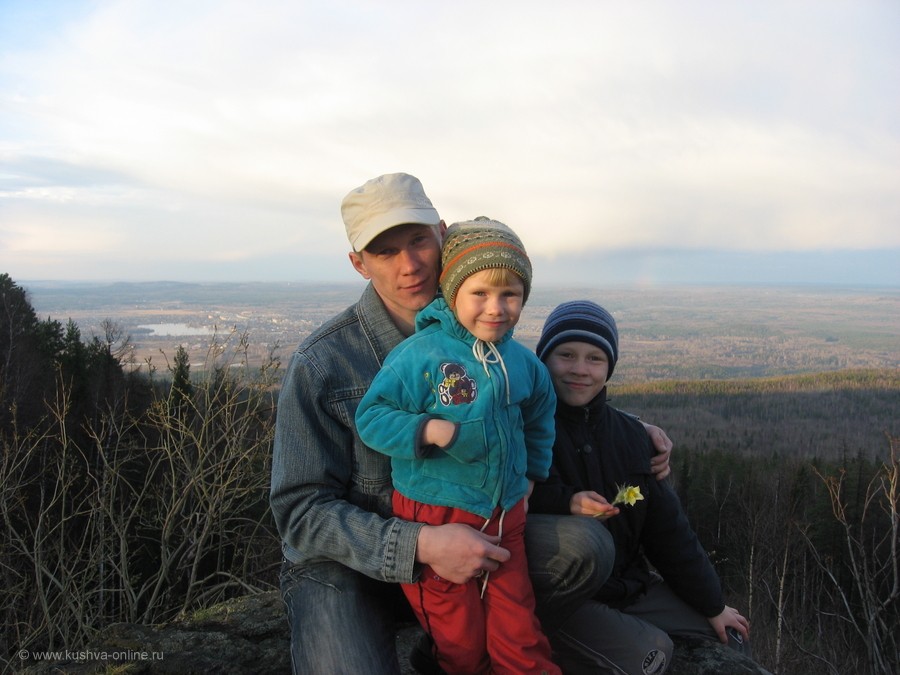 Всей семьёй мы ходим в путешествия. Я люблю когда мы ходим на Синюю гору. Юрина Кристина, 4 года, МКДОУ №25 п. Баранчинский. © Юрина Кристина