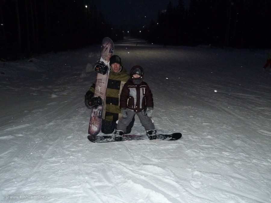 Всёй семьёй мы очень любим отдыхать, а особенно кататься на сноубордах. Родители меня возят на гору "Белую", там очень красиво. Пока учусь кататься на маминой доске, а следующий сезон открою уже на своем сноуборде. © Олюнин Владислав 6 лет д/с №5