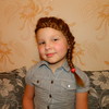 Алина Пивоварова, 6 лет. д/с № 9. 
Хоть моя коса и не длинна, 
Все же, служит украшеньем для меня. © Ирина Елькина