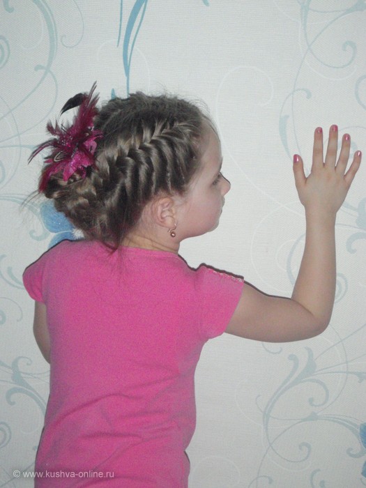 Милана Зайниева 6 лет,детский сад №59.Милана очень любит позировать.Вот и теперь она за своим любимым занятием. © Зайниева Ольга