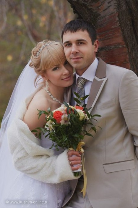 Наша свадьба состоялась 5 октября 2013 года. Место регистрации: город Нижний Тагил. Фотограф: Наталья Ефремова. 
Ты – рядом, и все прекрасно: 
И дождь, и холодный ветер. 
Спасибо тебе, мой ясный, 
За то, что ты есть на свете. 
Спасибо за эти губы, 
Спасибо за руки эти. 
Спасибо тебе, мой любый, 
За то, что ты есть на свете. 
Ты – рядом, а ведь могли бы 
Друг друга совсем не встретить.. 
Единственный мой, спасибо 
За то, что ты есть на свете! 
(Юлия Друнина) 
Любовь и семья - самое важное в жизни каждого человека, это то, что дает тебе силы и делает добрее друг… © Иван и Екатерина Бартусовы