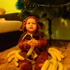 9 месяцев. 
В зоопарке обезьяна 
Съела три больших банана 
За секунд, наверно, шесть. 
Вот бы мне так быстро есть! © Кристина Лапытова